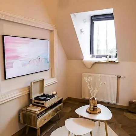 La Mezzanine De L'etoile Avec Jacuzzi Prive Longmesnil