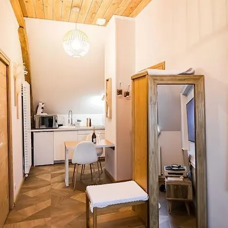 La Mezzanine De L'etoile Avec Jacuzzi Prive Apartament Longmesnil